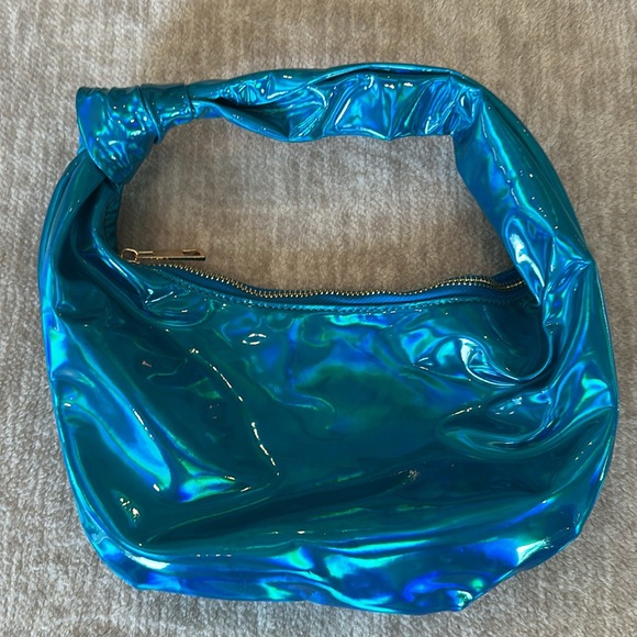 Glamorous Iridescent Bag - Picture 2 of 3